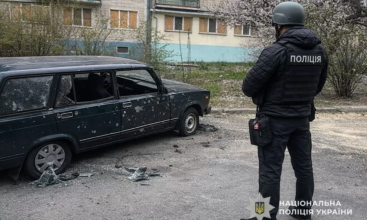 Поліцейський на місці обстрілу / Фото архівне: Поліція Дніпропетровщини