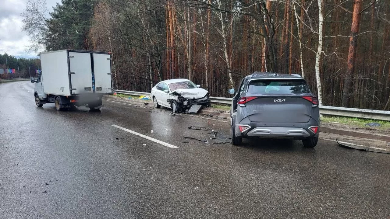 На трассе Киев–Вышгород–Десна произошло ДТП с несколькими автомобилями / Фото Нацполиция