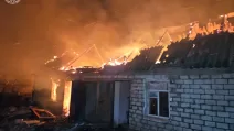 В Харьковской области в результате попадания БпЛА сгорел дом / Фото: Харьковская областная прокуратура