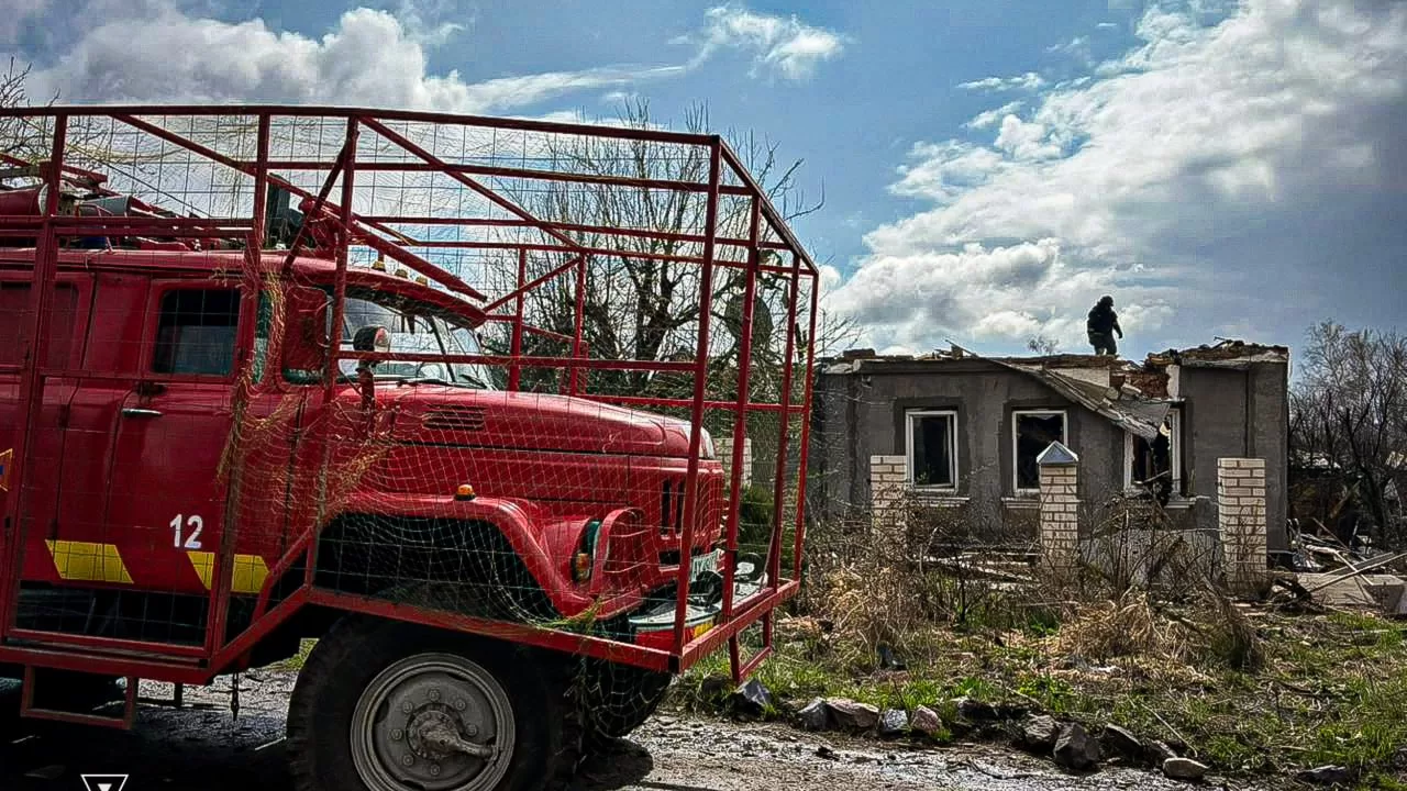 Спасатели Харьковской области на месте обстрела / Фото иллюстративное: ГСЧС
