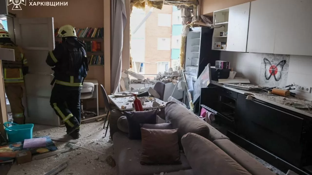 Ілюстративне фото. Наслідки влучання БПЛА у Шевченківському районі Харкова. 14 квітня 2024 / Фото ДСНС