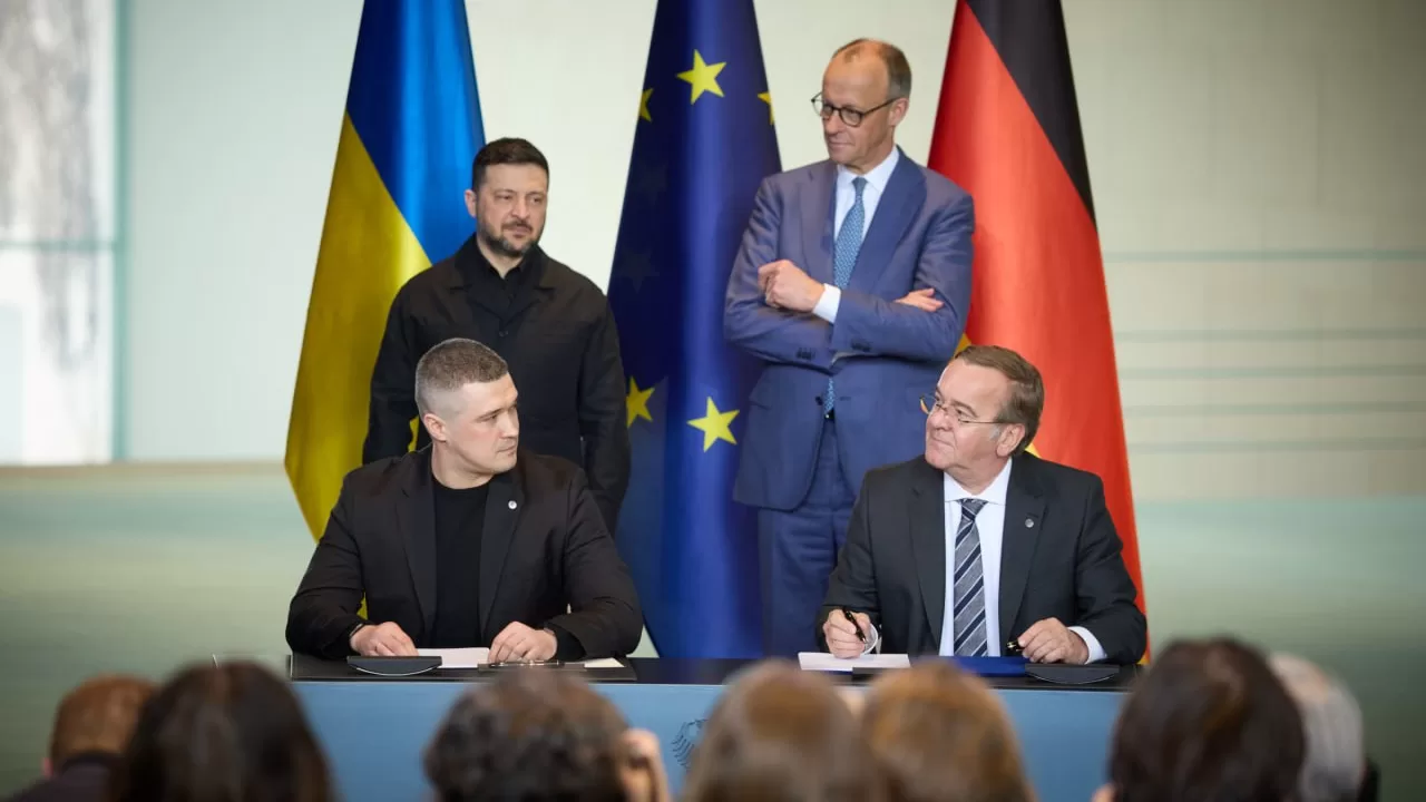 Подписание меморандума об обмене оборонными данными между Украиной и Германией / Фото: t.me/zedigital
