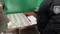 Вилучені в затриманого прикордонника гроші / Фото: ДБР