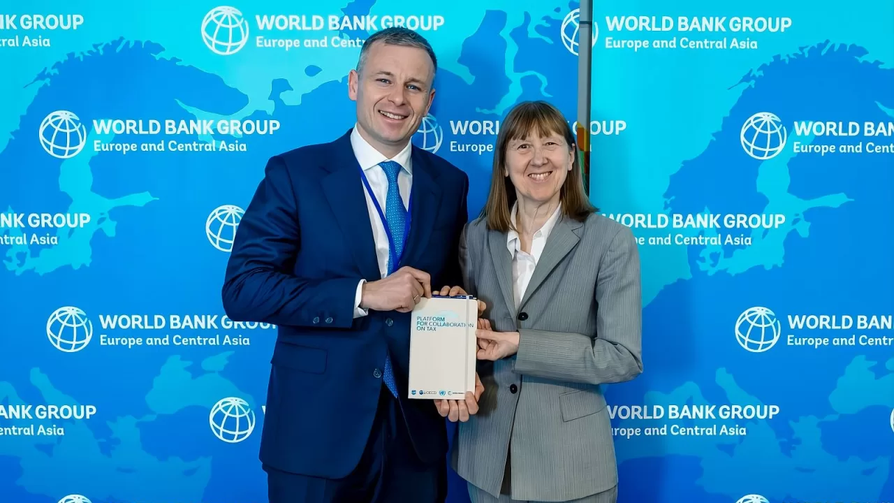 Министр финансов Украины Сергей Марченко и вице-президент Всемирного банка по региону Европы и Центральной Азии Антонелла Бассани / Фото: Минфин