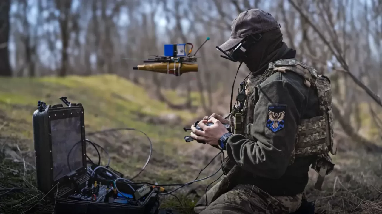 Оператор дронов / Фото: Минобороны