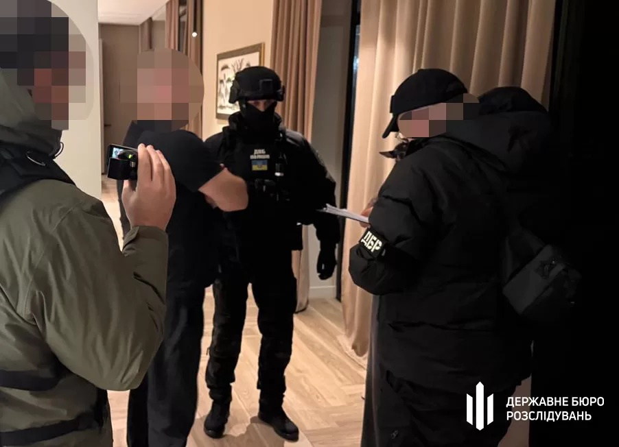 Обшуки в учасника хакерського угруповання / Фото: ДБР