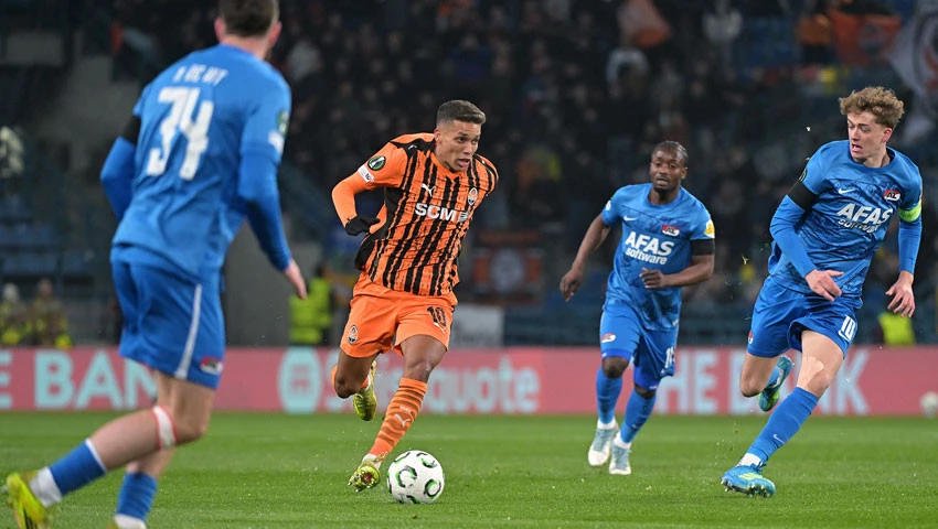 Педриньо (с мячом), «Шахтер» — «АЗ Алкмар» / Фото: shakhtar.com