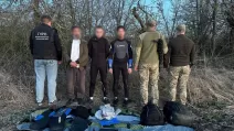 Затримані при спробі втечі за кордон / Фото: ДПСУ
