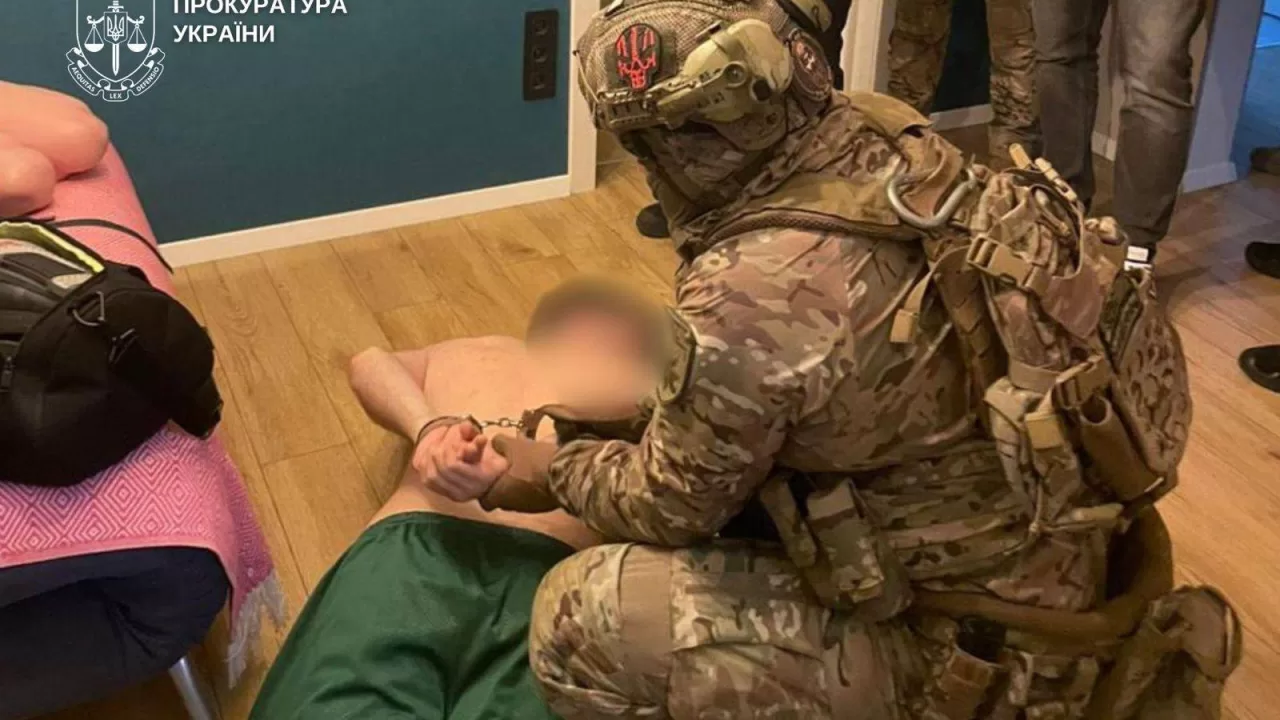 Задержание участника схемы вымогательства в Киеве / Фото: Офис генпрокурора