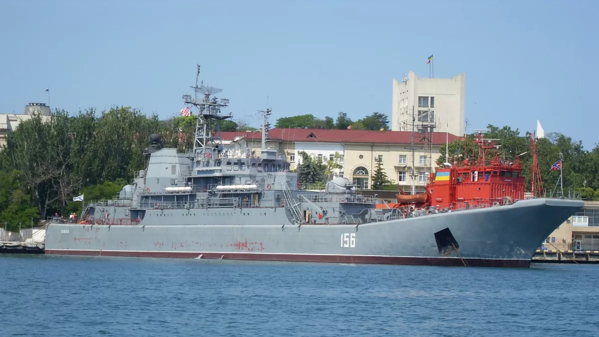 Large landing ship “Yamal” in Sevastopol. 2011 / Photo Wikipedia