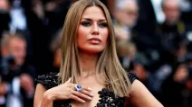 Виктория Боня позирует на красной дорожке в Каннах в 2018 году. Резкие комментарии актрисы и модели привлекли внимание широкой аудитории в интернете / Фото Reuters