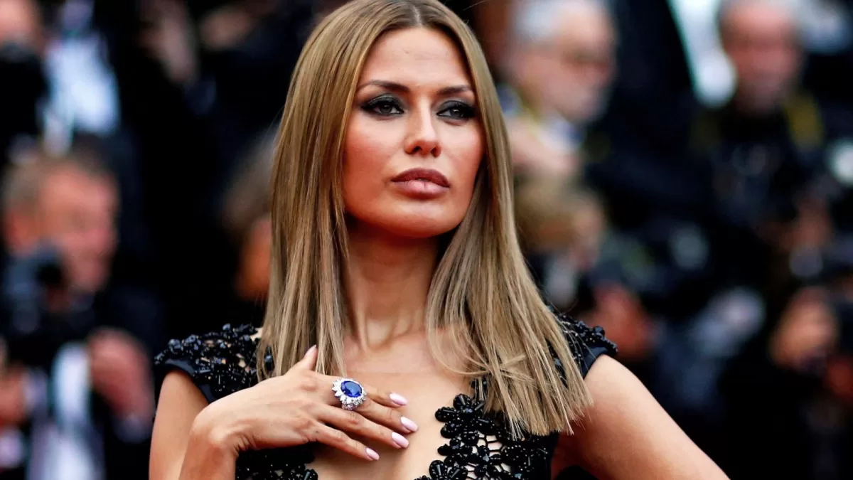 Вікторія Боня позує на червоній доріжці в Каннах у 2018 році. Різкі коментарі актриси та моделі привернули увагу великої аудиторії в інтернеті / Фото Reuters