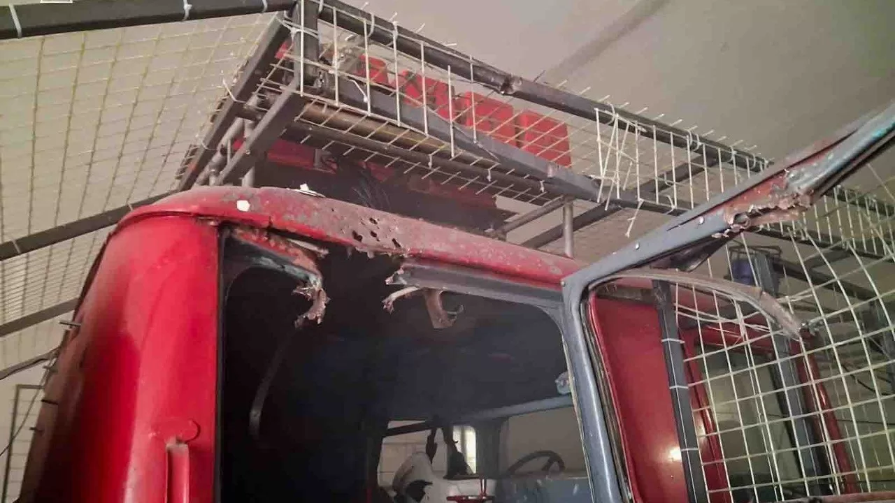 В результате атаки повреждена пожарная цистерна / Фото ГСЧС