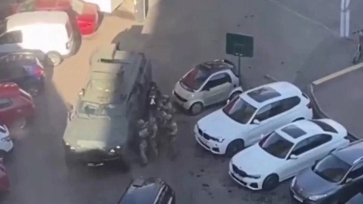 КОРД готується до штурму супермаркету / Фото із соцмережі