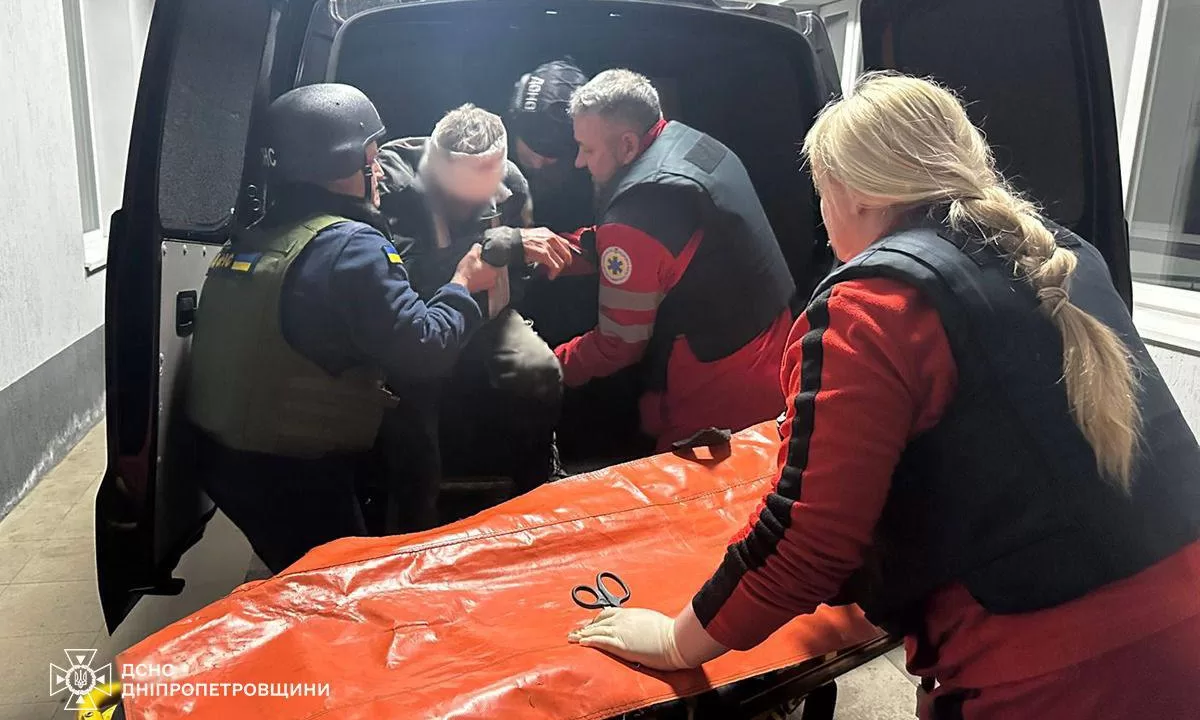 Пожар после обстрелов Днепропетровщины / Фото: МВД