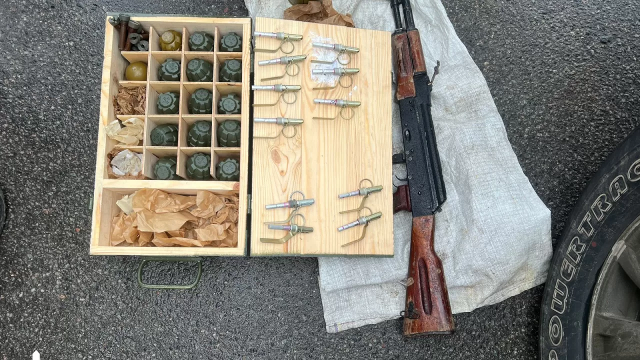 Вилучена у дезертира зброя / Фото: ДБР