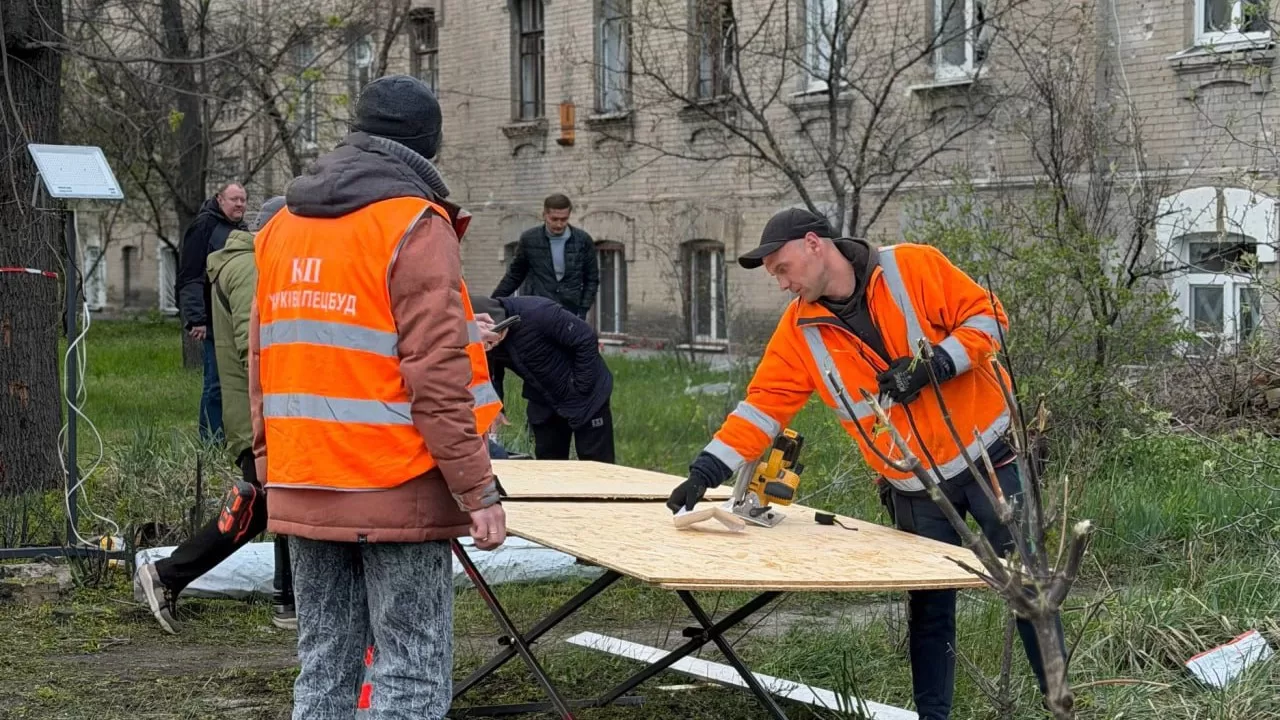 Коммунальные службы работают над закрытием контуров и восстановлением электроснабжения / Харьковский горсовет