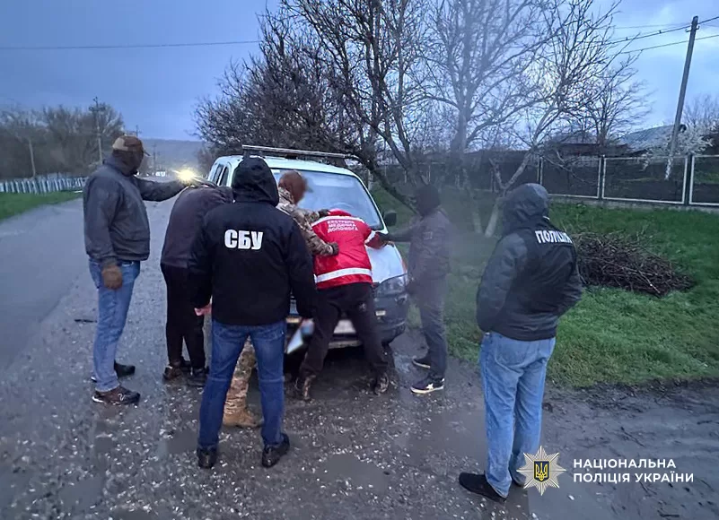 Затримання водія "швидкої" / Фото: Поліція Одещини
