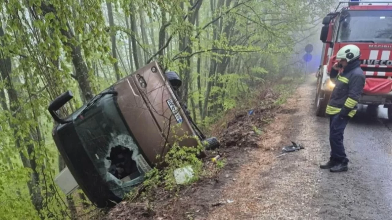 Рятувальник на місці смертельної ДТП в Болгарії / Фото: bnrnews.bg