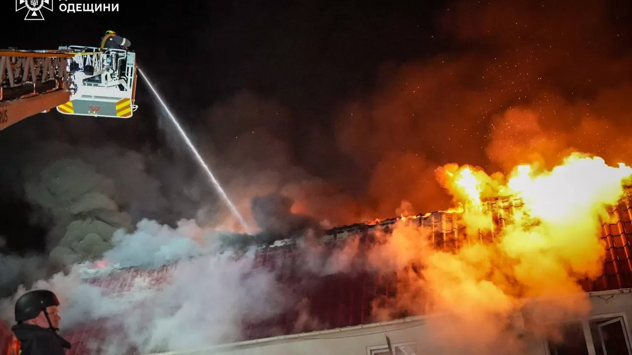 Пожежа на місці удару по Одесі 24 квітня / Фото: ДСНС