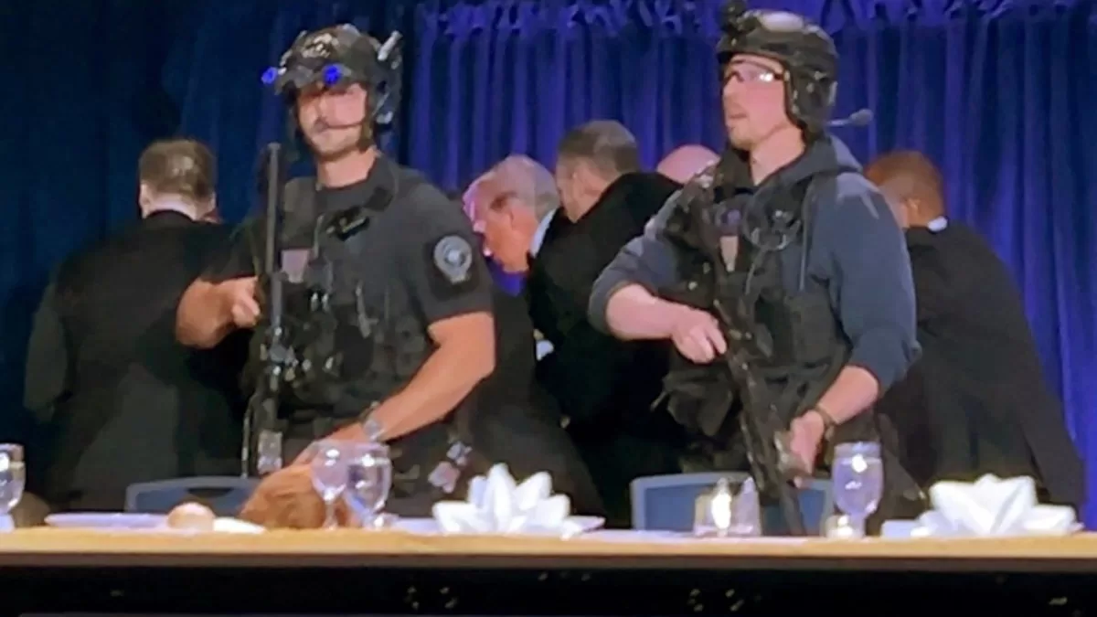 Кадр з відео евакуації Трампа, 25 квітня 2026 року