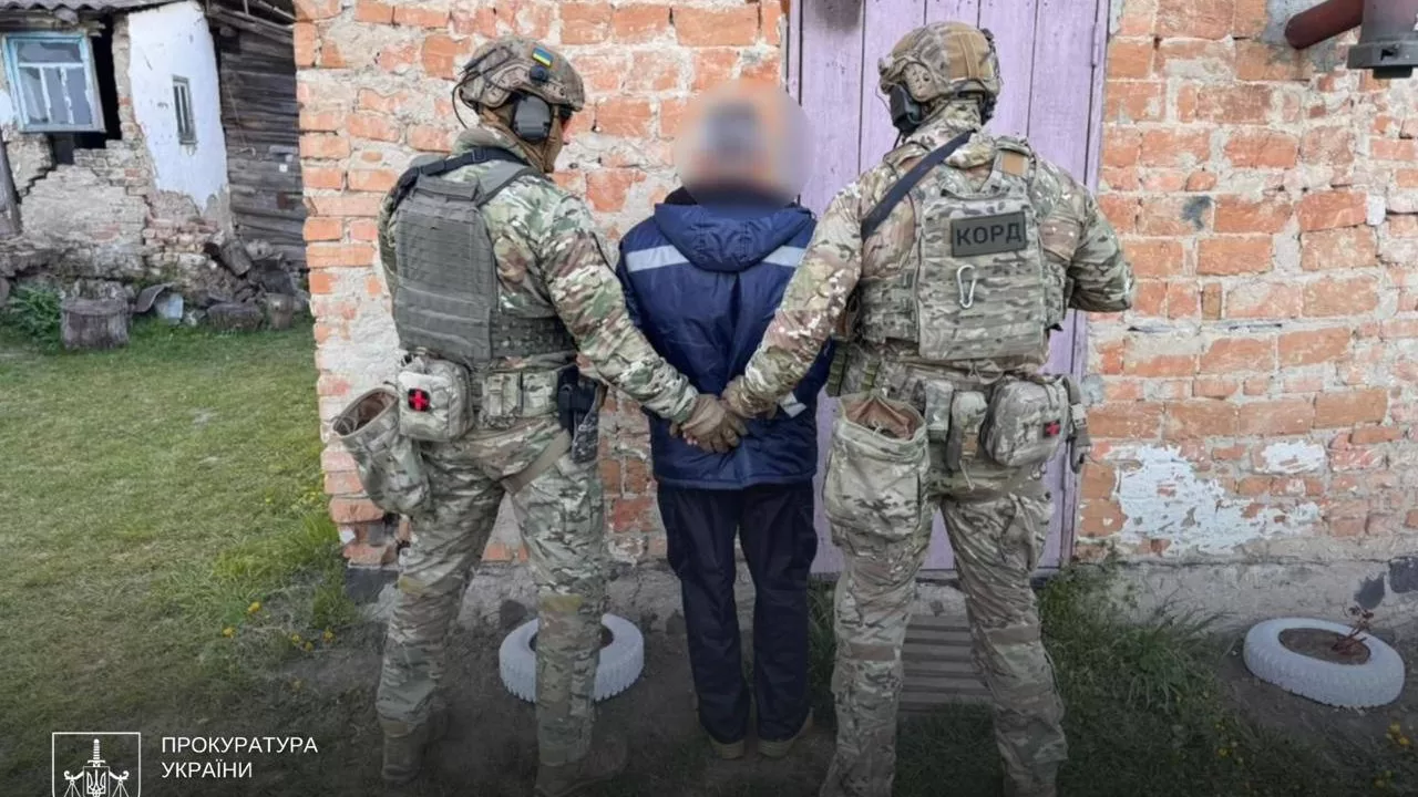 Задержанному готовят сообщение о подозрении по фактам покушения на умышленное убийство двух или более лиц, а также сотрудника правоохранительного органа / Фото Офис Генпрокурора