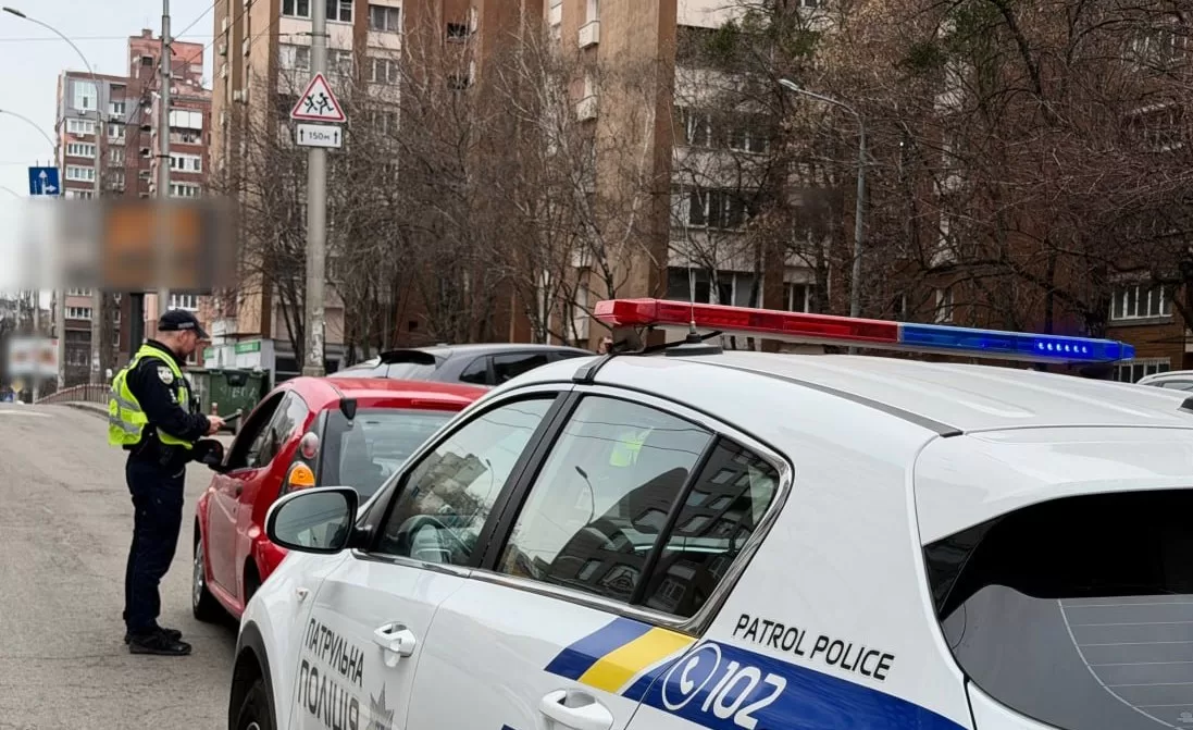 Проверка автомобилей / Фото иллюстративное: Патрульная полиция Киева