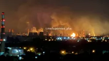 Пожежа на НПЗ у Волгограді після атаки БпЛА / Фото із соцмереж