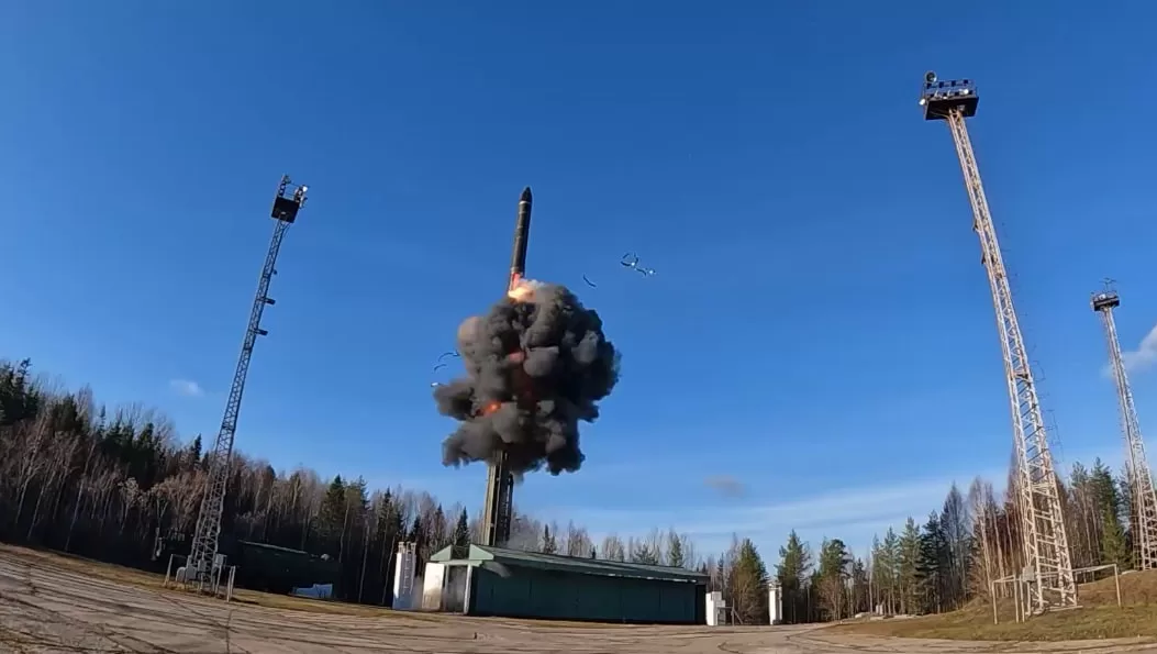 Запуск российской баллистической ракеты РС-24 "Ярс" / Скриншот