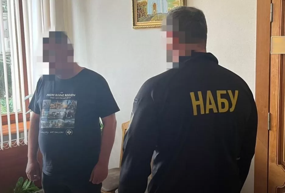 Чиновника Ровенского облсовета осудили за получение взятки в размере почти полумиллиона гривен / Фото: НАБУ
