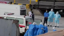 Эвакуация пациентов с круизного лайнера MV Hondius в порту города Прая (Кабо-Верде) / Фото: AP