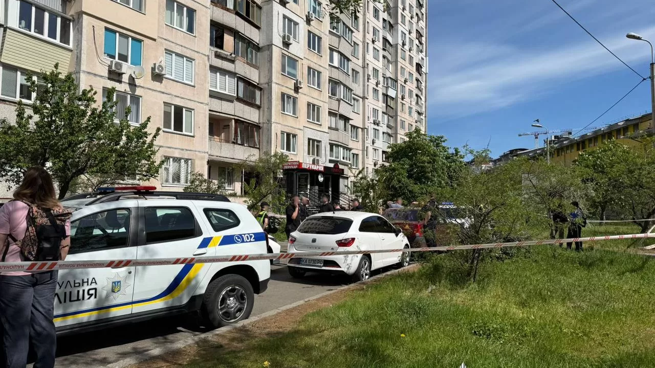 В Киеве мужчина выпал с 11 этажа / Фото: Полиция Киева