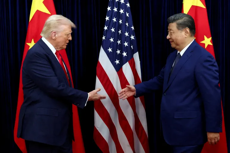 Дональд Трамп с Си Цзиньпином на саммите АТЭС в Южной Корее, 30 октября 2025 года / Фото: Evelyn Hockstein/Reuters