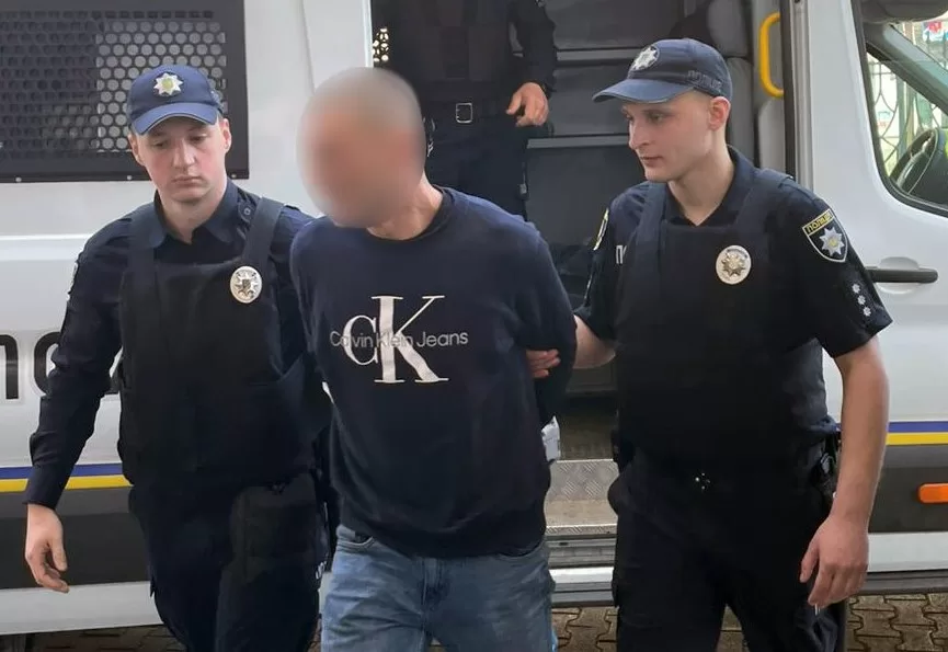 Во Львове мужчину, угрожавшего ножом 13-летней девочке, взяли под стражу / Фото: Нацполиция