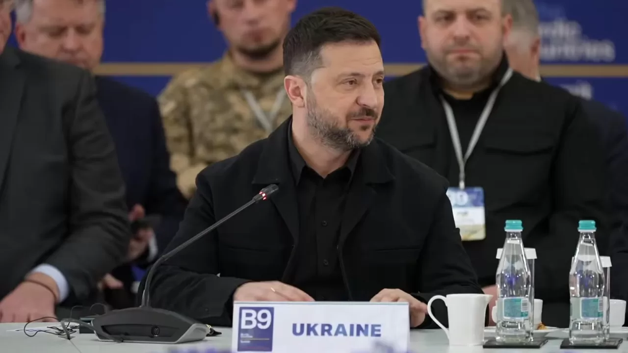 Президент Владимир Зеленский на саммите «Бухарестской девятки» / Скриншот