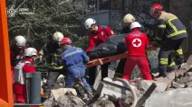 Рятувальники на місці удару РФ по Києву 14 травня / Фото: ДСНС