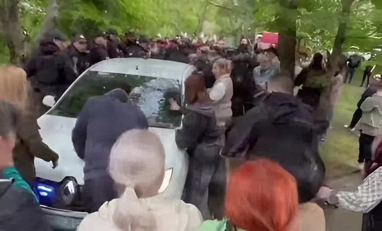 Стычка с полицейскими в Одессе / Скриншот