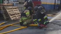 Рятувальники на місці удару по Запоріжжю / Фото: ДСНС