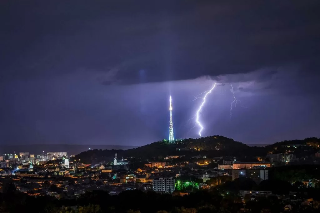 Гроза во Львове / Фото: inlviv.in.ua
