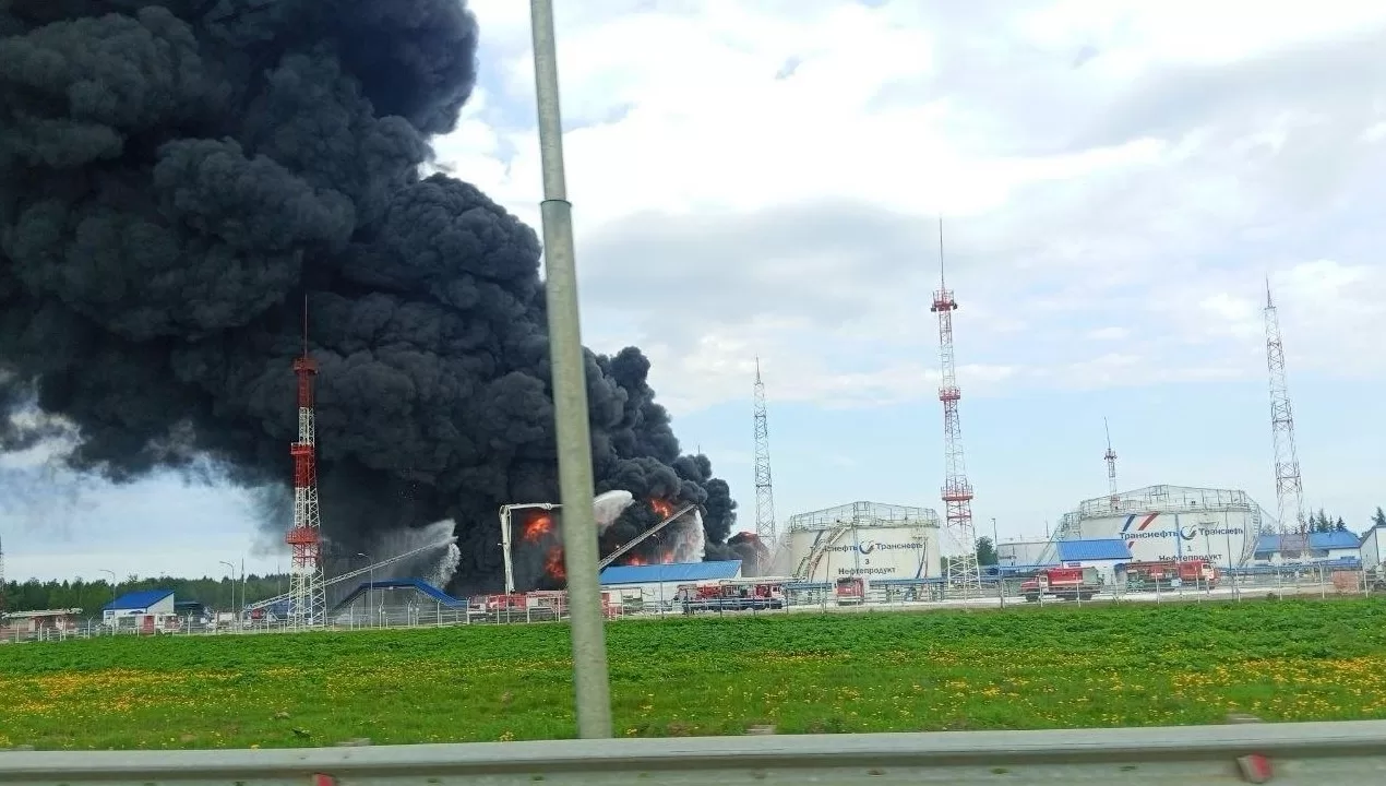 Генштаб підтвердив удар по заводу мікросхем і нафтобазі у Підмосков’ї / Фото з соцмереж