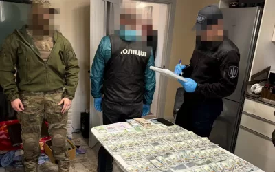 Вилучені в учасниці ухилянтської схеми гроші / Фото: ДБР