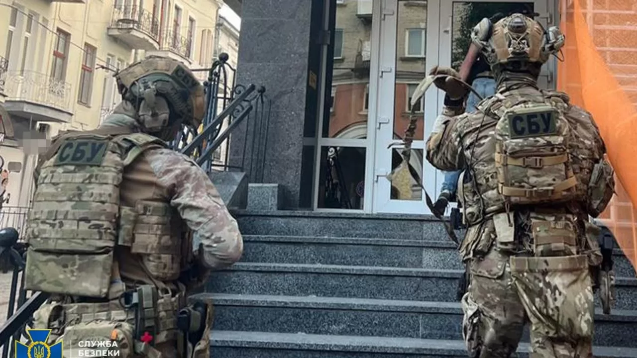 СБУ затраимала п'ятьох посадовців Нацполіції / Фото: СБУ