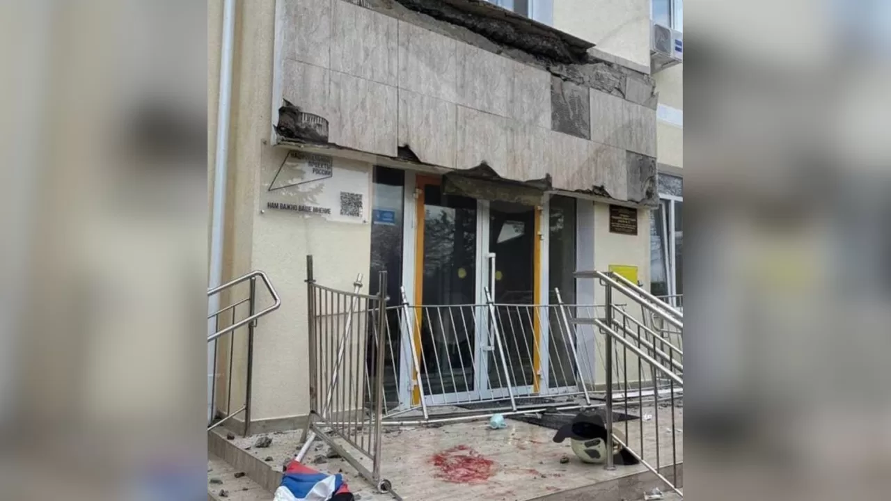 В Севастополе в результате падения балкона в школе пострадали 9 подростков / Фото: Telegram "Крымский ветер"