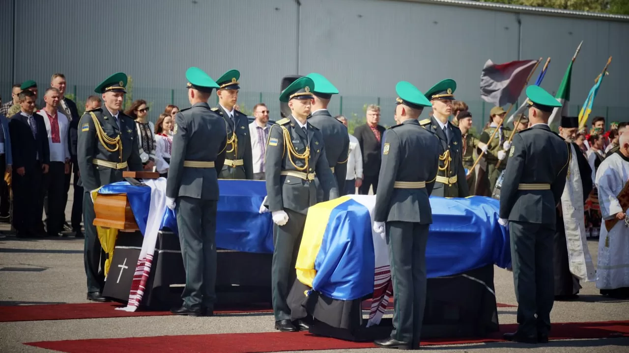 Прах лидера ОУН Андрея Мельника и его супруги вернули для перезахоронения в Украине / Фото: Ирина Верещук