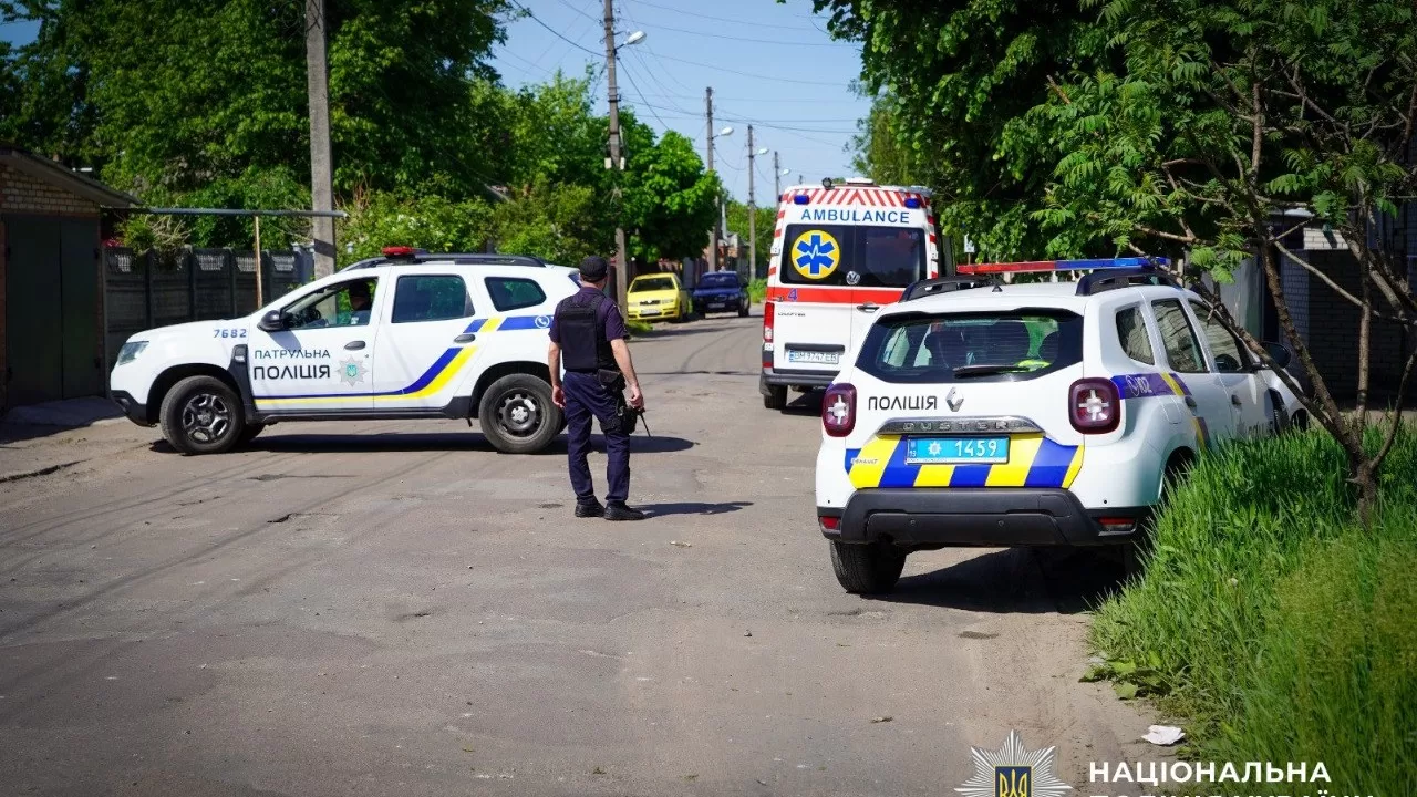 Правоохоронці та медики на місці удару в Сумській області / Фото: Нацполіція