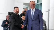  Канцлер ФРГ Фридрих Мерц и президент Украины Владимир Зеленский на правительственных консультациях в Берлине / Фото: AP