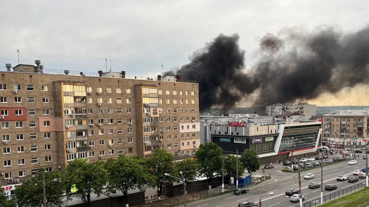 Дим після вибуху у Новобаварському районі Харкова / Фото: “Головне в Україні”