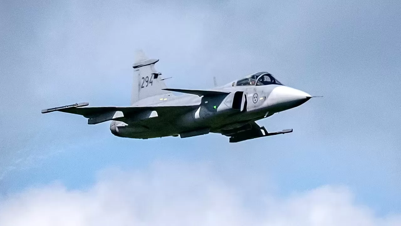 Літак Jas 39 Gripen C під час авіашоу над Есловом у 2024 році / Фото TT