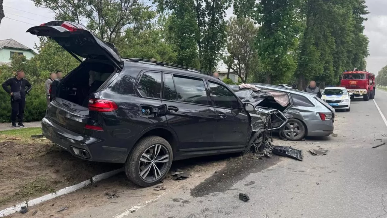Внаслідок зіткнення з BMW на Київщині загинув 17-річний водій Skoda / Фото: Поліція Київщини