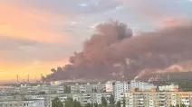 Пожежа на резервуарному парку НПЗ у Саратові / Фото: соцмережі